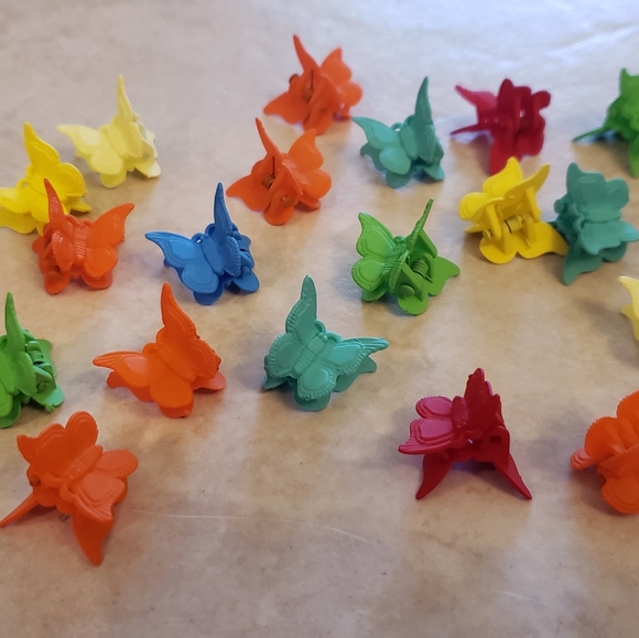 Accessories - NEW 🦋 Butterfly Clip Set